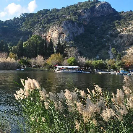 Infinity Lake Side *